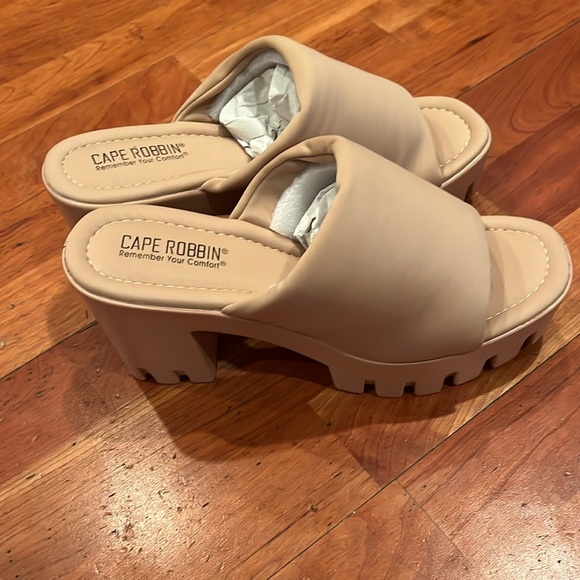 NWT Cape Robbin Echoya Open Toe Chunky Block Heels - Picture 4 of 8